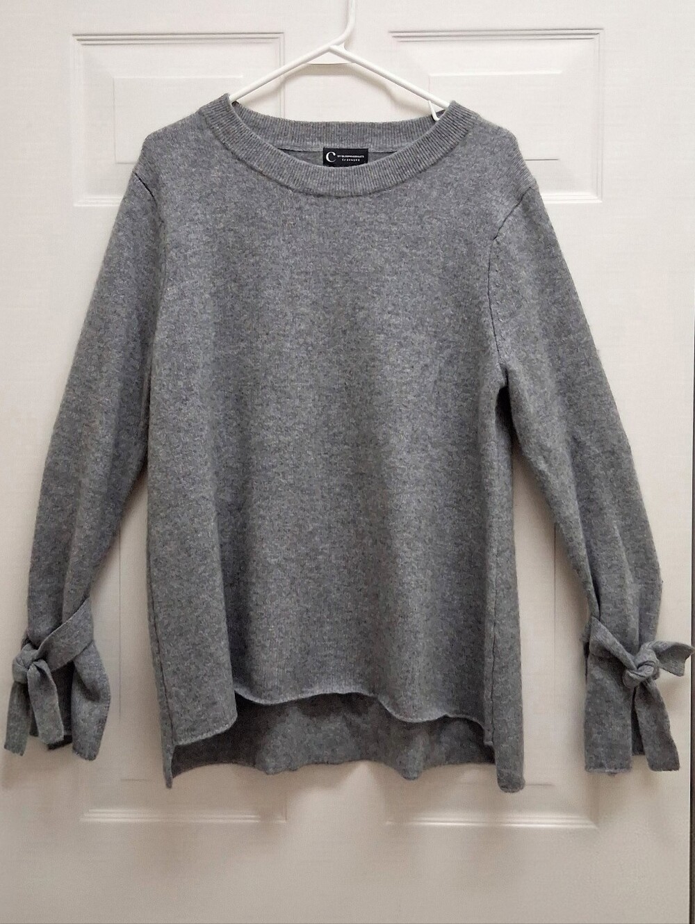 C By Bloomingdales 100% Cashmere Sweater Medium Gray Tie Cuff Quiet Luxury Cozy